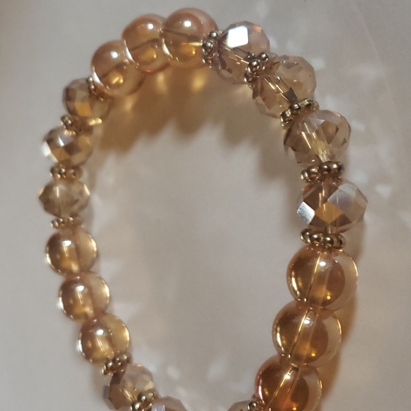 Pretty goldtone stackable bracelets - Picture 4 of 5